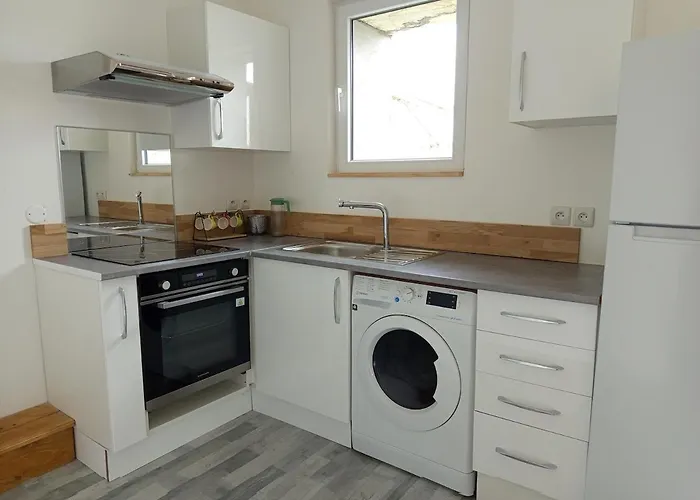 Paisible Avec Vue Sur Les Coteaux Appartamento Semens